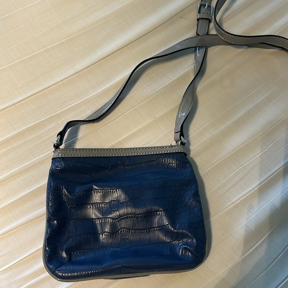 Guess blue purse - Picture 2 of 3
